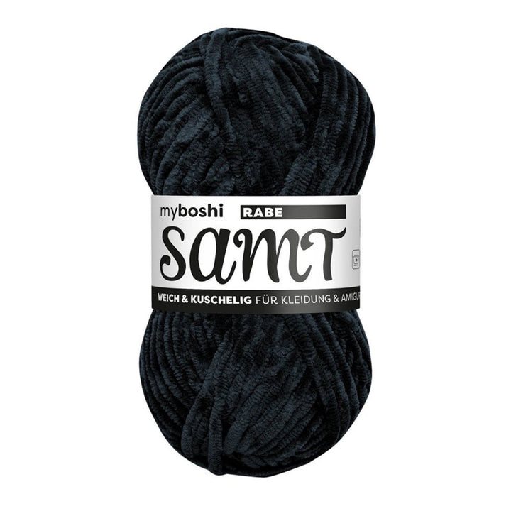 Oppdag Myboshi Samt Chenillegarn – mykt, slitesterkt og perfekt for amigurumi, puter og mer! 100g nøster med 100 meter, OEKO-TEX-sertifisert.

